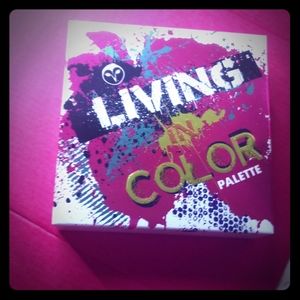 Hank & Henry Living in Color Eyeshadow Palette